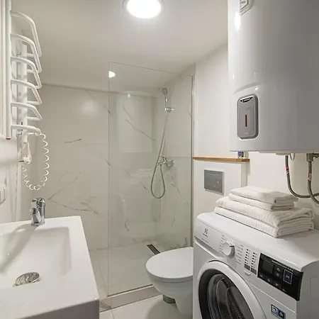 Lovely Loft In Old Town With Free Parking By Urban Rent