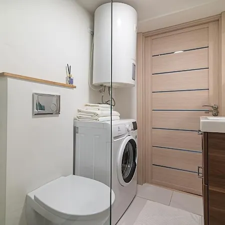 Апартаменты Lovely Loft In Old Town With Free Parking By Urban Rent *