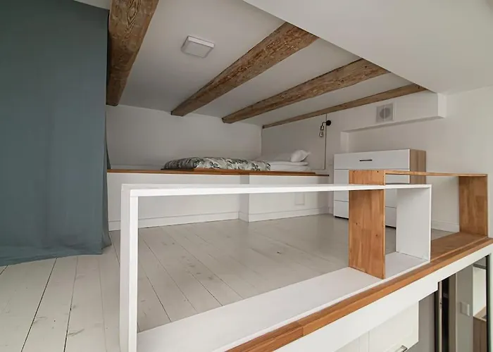 Lovely Loft In Old Town With Free Parking By Urban Rent דירה וילנה