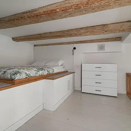Lovely Loft In Old Town With Free Parking By Urban Rent Apartment