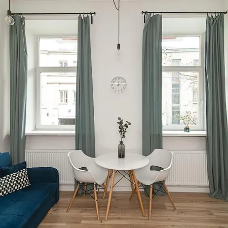 Lovely Loft In Old Town With Free Parking By Urban Rent