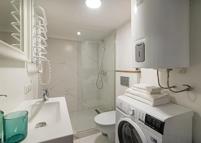 Lovely Loft In Old Town With Free Parking By Urban Rent